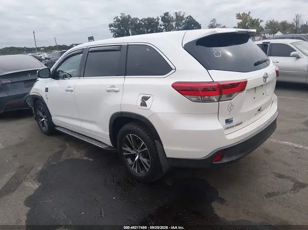 5TDZARFH3JS037192 — 2018 Toyota Highlander, фото 3 с аукциона IAAI, Передняя часть