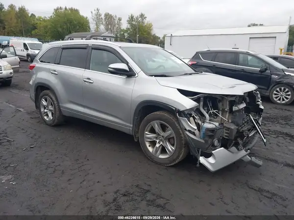 5TDDZRFH2JS867519 — 2018 Toyota Highlander, Передняя часть (Front End), фото до ремонта