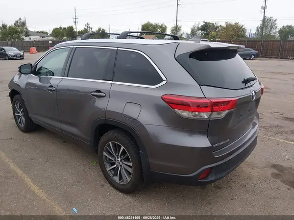 5TDJZRFH7JS523171 — 2018 Toyota Highlander, фото 3 с аукциона IAAI, Передняя часть слева