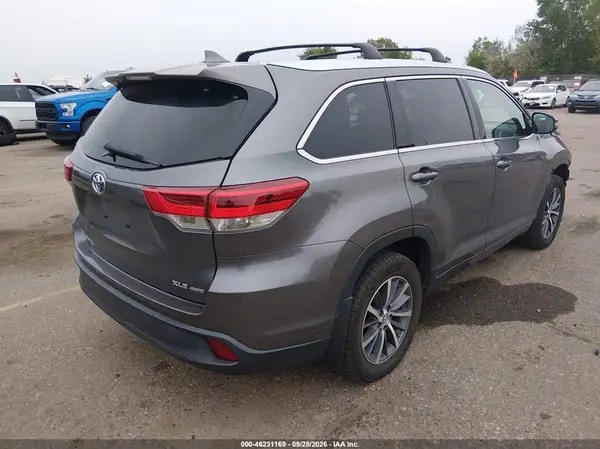 5TDJZRFH7JS523171 — 2018 Toyota Highlander, фото 4 с аукциона IAAI, Передняя часть слева