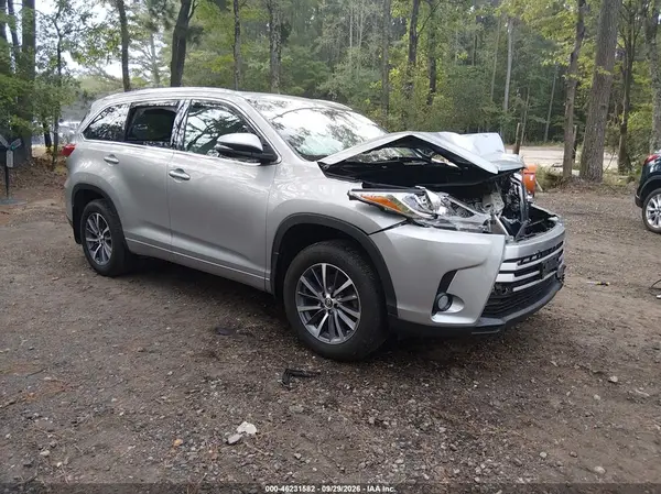 5TDJZRFH4JS532510 — 2018 Toyota Highlander, Передняя часть (Front End), фото до ремонта