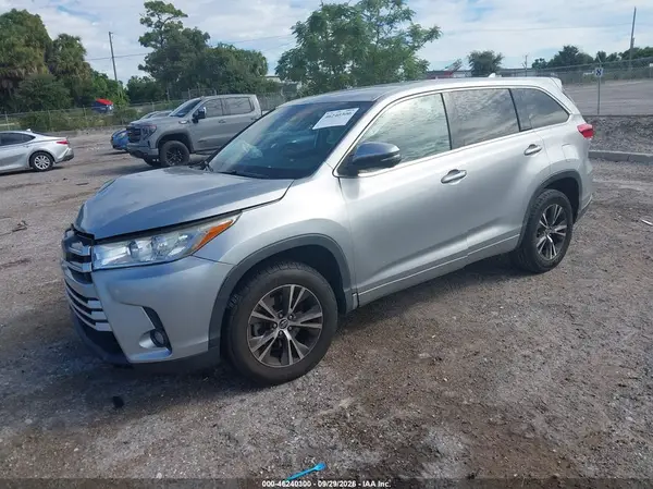 5TDZZRFH4JS243095 — 2018 Toyota Highlander, фото 2 с аукциона IAAI, Передняя часть