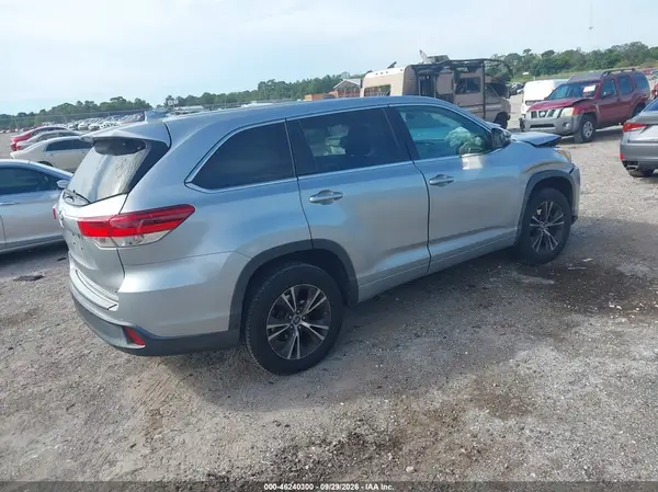 5TDZZRFH4JS243095 — 2018 Toyota Highlander, фото 4 с аукциона IAAI, Передняя часть