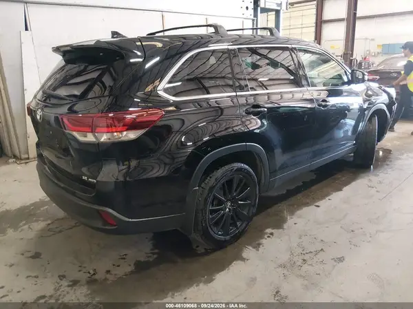 5TDJZRFH8KS571876 — 2019 Toyota Highlander, фото 4 с аукциона IAAI, Передняя часть