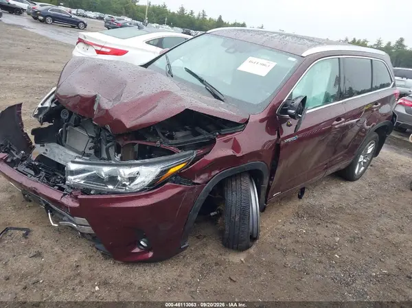 5TDDGRFH9KS054511 — 2019 Toyota Highlander, фото 2 с аукциона IAAI, Передняя часть