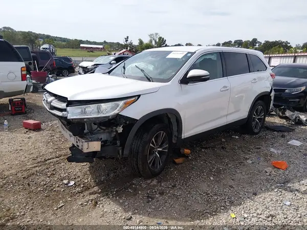 5TDZZRFH8KS290891 — 2019 Toyota Highlander, фото 2 с аукциона IAAI, Передняя часть