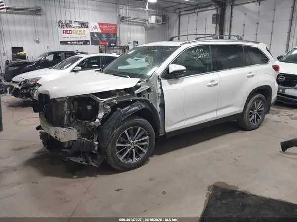 5TDJZRFH6KS565106 — 2019 Toyota Highlander, фото 2 с аукциона IAAI 15.10.2026, Передняя часть