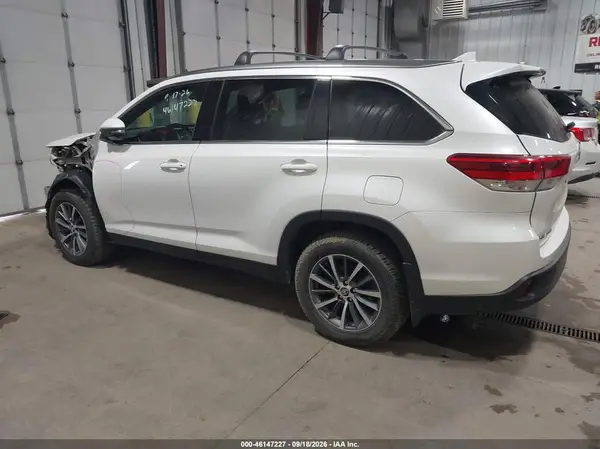 5TDJZRFH6KS565106 — 2019 Toyota Highlander, фото 3 с аукциона IAAI 15.10.2026, Передняя часть