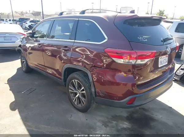 5TDZZRFH8KS362866 — 2019 Toyota Highlander, фото 3 с аукциона IAAI, Левый бок