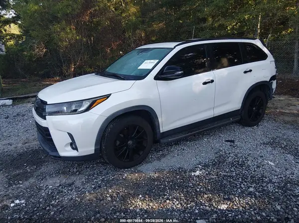 5TDKZRFH6KS329365 — 2019 Toyota Highlander, фото 2 с аукциона IAAI, Задняя часть