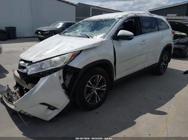 5TDZZRFH3KS361513 — 2019 Toyota Highlander, фото 2 с аукциона IAAI, Опрокидывание