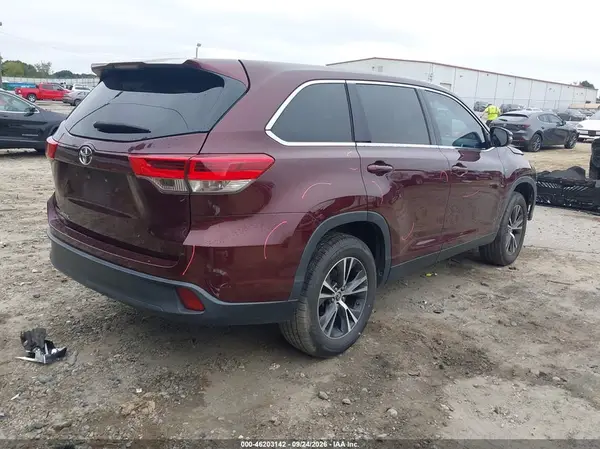 5TDZARFH5KS058790 — 2019 Toyota Highlander, фото 4 с аукциона IAAI, Передняя часть