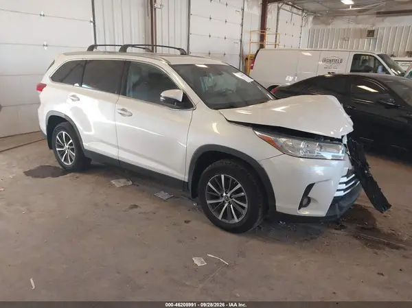 5TDJZRFH4KS928051 — 2019 Toyota Highlander, Естественный износ (Normal Wear & Tear), фото до ремонта