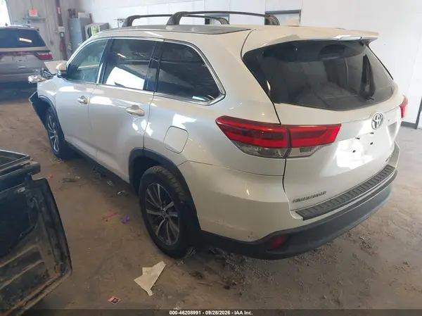 5TDJZRFH4KS928051 — 2019 Toyota Highlander, фото 3 с аукциона IAAI, Естественный износ