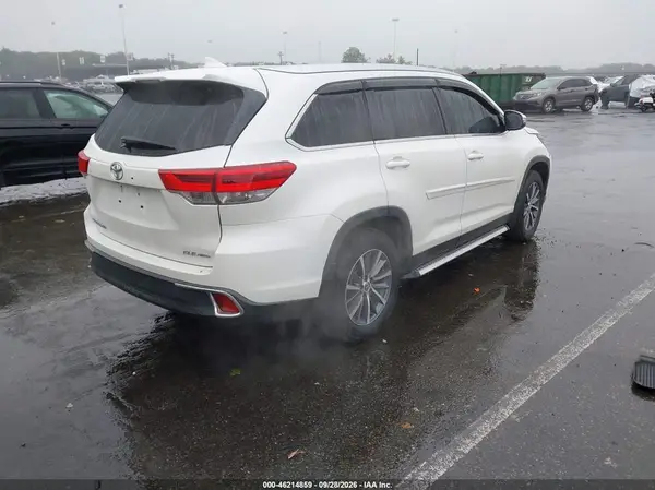 5TDJZRFH3KS605982 — 2019 Toyota Highlander, фото 4 с аукциона IAAI, Передняя часть