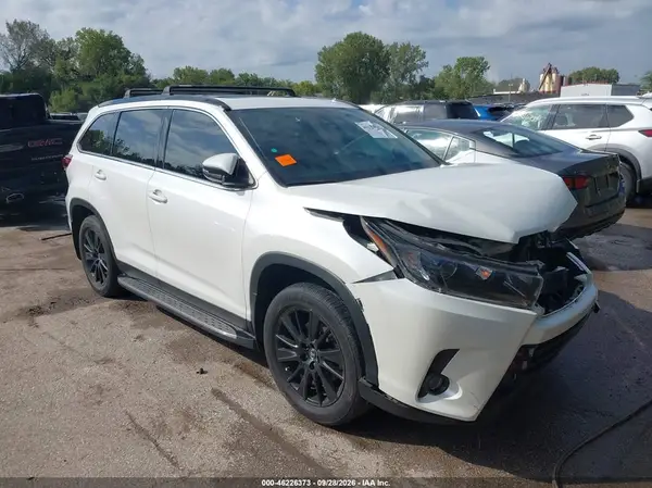 5TDKZRFH1KS351385 — 2019 Toyota Highlander, Передняя часть (Front End), фото до ремонта