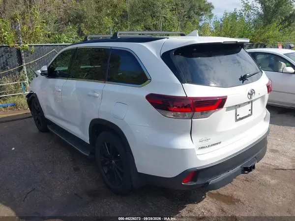 5TDKZRFH1KS351385 — 2019 Toyota Highlander, фото 3 с аукциона IAAI, Передняя часть