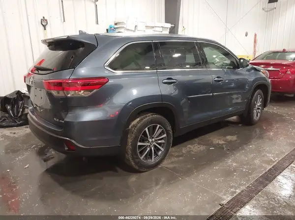 5TDJZRFH9KS986883 — 2019 Toyota Highlander, фото 4 с аукциона IAAI, Передняя часть
