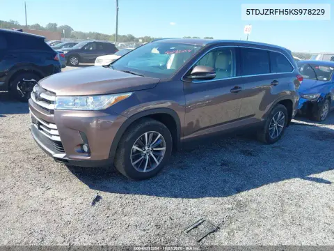 2019 Toyota Highlander Xle VIN 5TDJZRFH5KS978229 фото 3