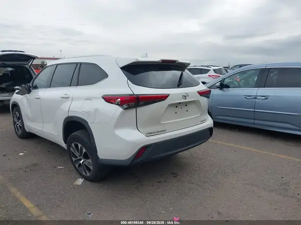 5TDHZRBH4MS084732 — 2021 Toyota Highlander, фото 3 с аукциона IAAI, Передняя часть