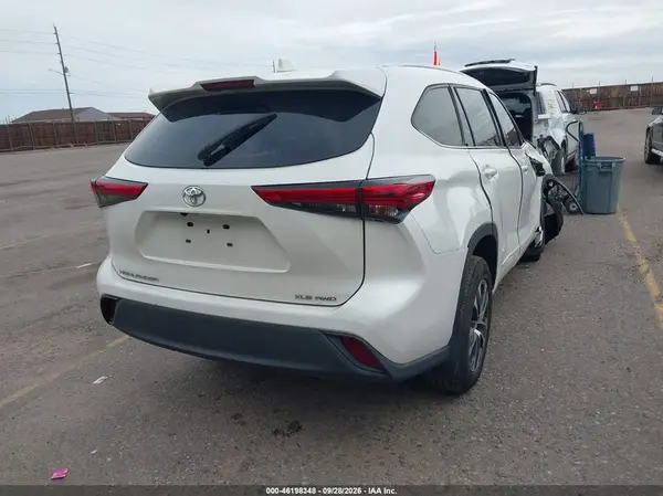 5TDHZRBH4MS084732 — 2021 Toyota Highlander, фото 4 с аукциона IAAI, Передняя часть