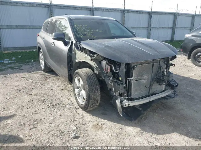 5TDBZRBH7NS574539 — 2022 Toyota Highlander, Передняя часть (Front), фото до ремонта