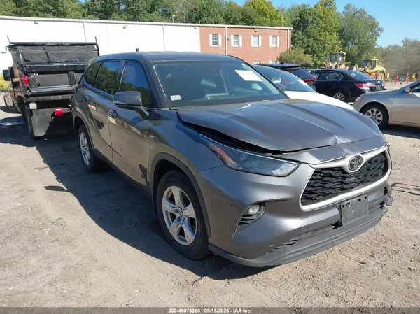 5TDBZRBH8NS573626 — 2022 Toyota Highlander, Передняя часть (Front & Rear), фото до ремонта
