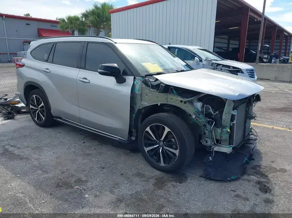5TDLZRAH8NS123478 — 2022 Toyota Highlander, Передняя часть (Front End), фото до ремонта