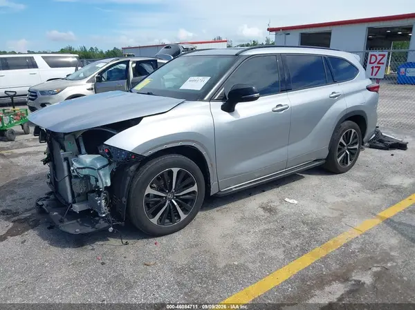 5TDLZRAH8NS123478 — 2022 Toyota Highlander, фото 2 с аукциона IAAI, Передняя часть