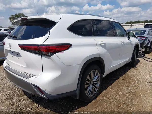 5TDFZRBH2NS183039 — 2022 Toyota Highlander, фото 4 с аукциона IAAI, Левый бок