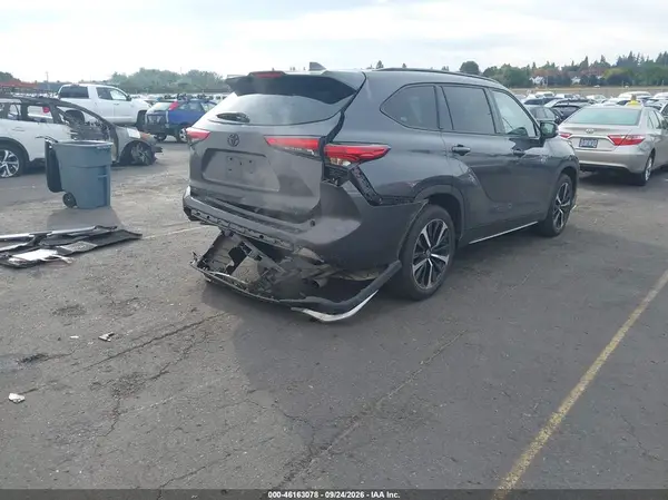 5TDLZRBH7NS188823 — 2022 Toyota Highlander, фото 4 с аукциона IAAI, Передняя и задняя части