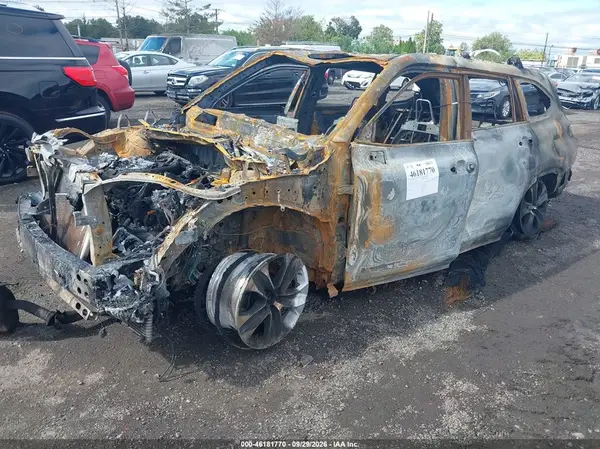 5TDGZRBH7NS573851 — 2022 Toyota Highlander, фото 2 с аукциона IAAI, Полный пожар