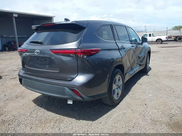 5TDZZRAH9NS109941 — 2022 Toyota Highlander, фото 4 с аукциона IAAI, Правый бок