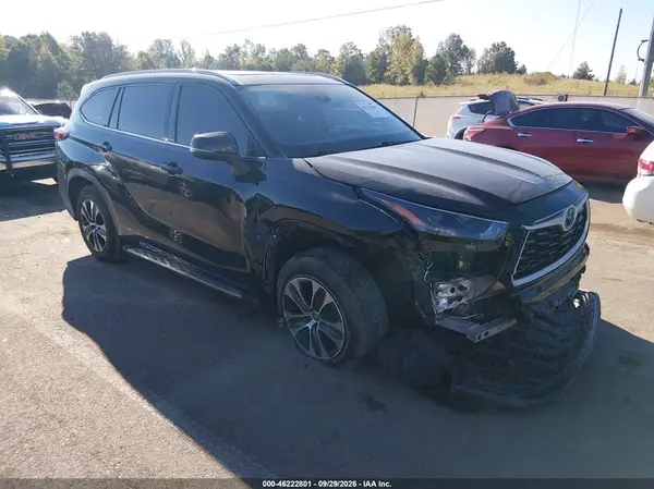 5TDGZRAH6NS108074 — 2022 Toyota Highlander, Передняя часть (Front End), фото до ремонта
