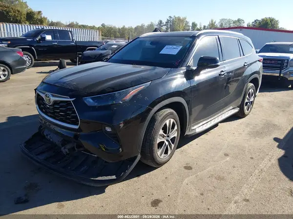 5TDGZRAH6NS108074 — 2022 Toyota Highlander, фото 2 с аукциона IAAI, Передняя часть