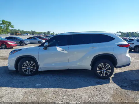 5TDHZRAH3NS104715 — 2022 Toyota Highlander, Передняя часть, фото до ремонта