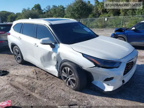 5TDHZRAH3NS104715 — 2022 Toyota Highlander, Передняя часть, фото до ремонта