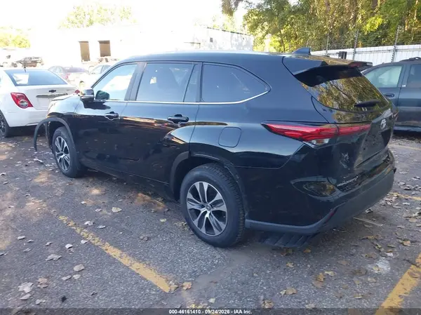 5TDKDRBH9PS511086 — 2023 Toyota Highlander, фото 3 с аукциона IAAI, Передняя часть