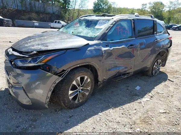 5TDKBRCH5PS579907 — 2023 Toyota Highlander, фото 2 с аукциона IAAI, Опрокидывание