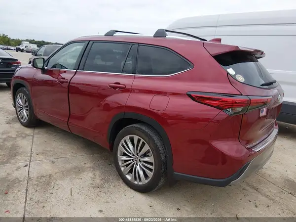 5TDKDRAH7PS044400 — 2023 Toyota Highlander, фото 3 с аукциона IAAI, Правый бок