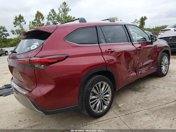 5TDKDRAH7PS044400 — 2023 Toyota Highlander, фото 4 с аукциона IAAI, Правый бок
