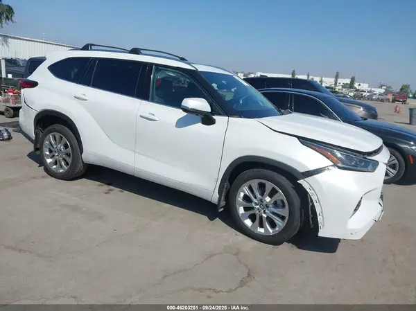 5TDKDRAH2PS009134 — 2023 Toyota Highlander, Передняя часть слева (Left Front), фото до ремонта