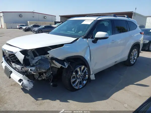 5TDKDRAH2PS009134 — 2023 Toyota Highlander, фото 2 с аукциона IAAI, Передняя часть слева