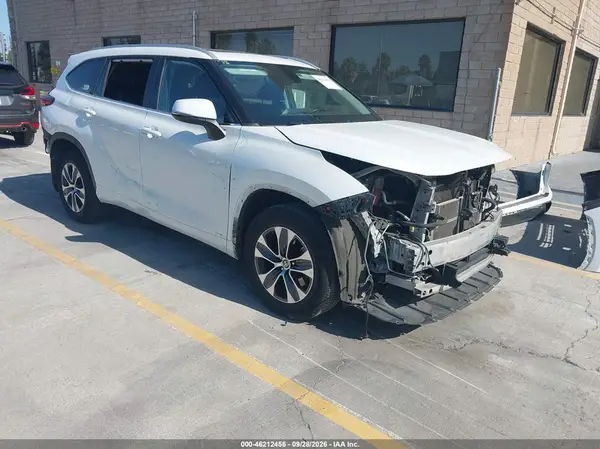 5TDKBRCH6PS120644 — 2023 Toyota Highlander, Задняя часть (Rear), фото до ремонта