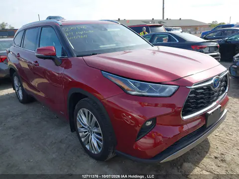 5TDEBRCH5RS139671 — 2024 Toyota Highlander, Вода, фото до ремонта