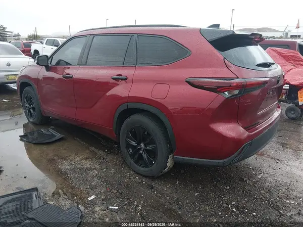5TDKARAH7RS536548 — 2024 Toyota Highlander, фото 3 с аукциона IAAI, Правый бок