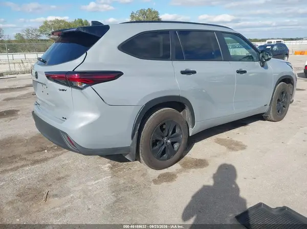 5TDKBRCH5SS648913 — 2025 Toyota Highlander, фото 4 с аукциона IAAI 24.09.2026, Задняя часть слева