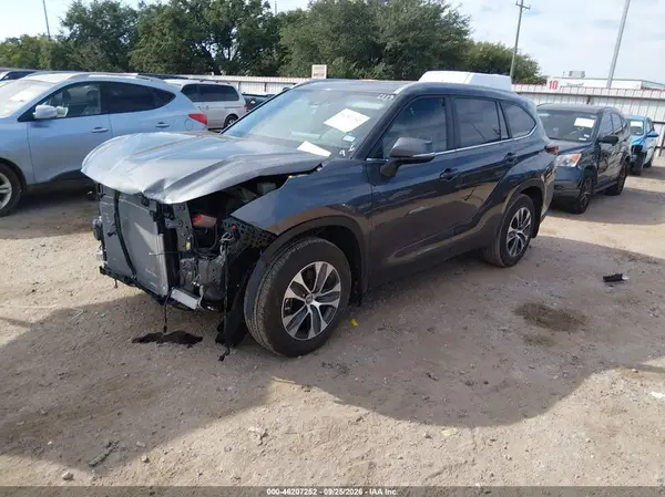5TDKDRAHXSS556113 — 2025 Toyota Highlander, фото 2 с аукциона IAAI, Передняя часть