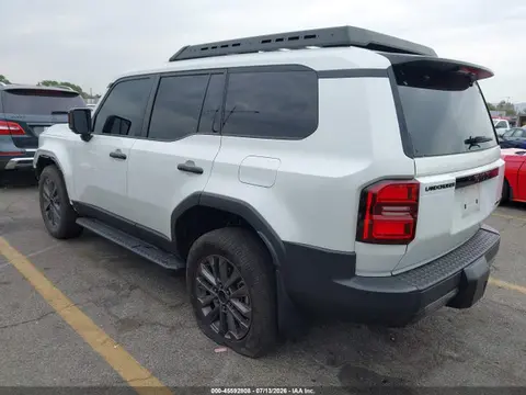 2025 Toyota Land Cruiser VIN JTEABFAJ0S5012823 фото 3