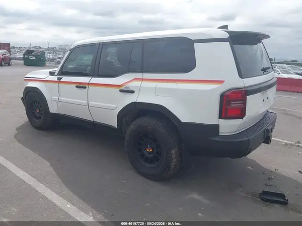 JTEABFAJ0SK031468 — 2025 Toyota Land Cruiser, фото 3 с аукциона IAAI, Передняя часть